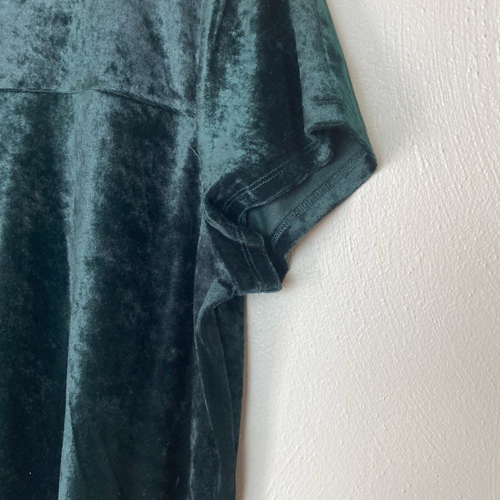 City Streets. Velvetizes Crushed Top.  (Blouse)  Green. Sz L. - Picture 8 of 8